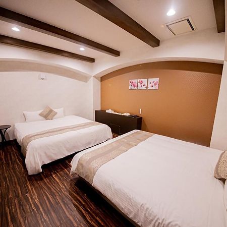 Ginowan Crystal Hotel ภายนอก รูปภาพ