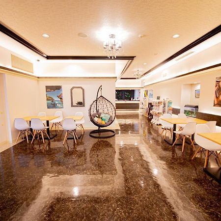 Ginowan Crystal Hotel ภายนอก รูปภาพ