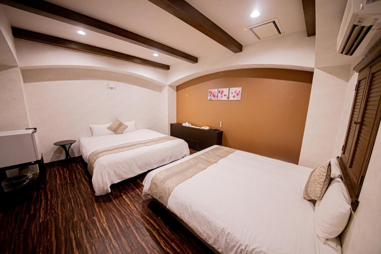 Ginowan Crystal Hotel ภายนอก รูปภาพ
