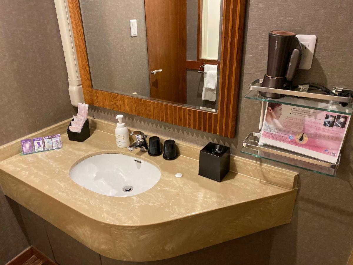 Ginowan Crystal Hotel ภายนอก รูปภาพ