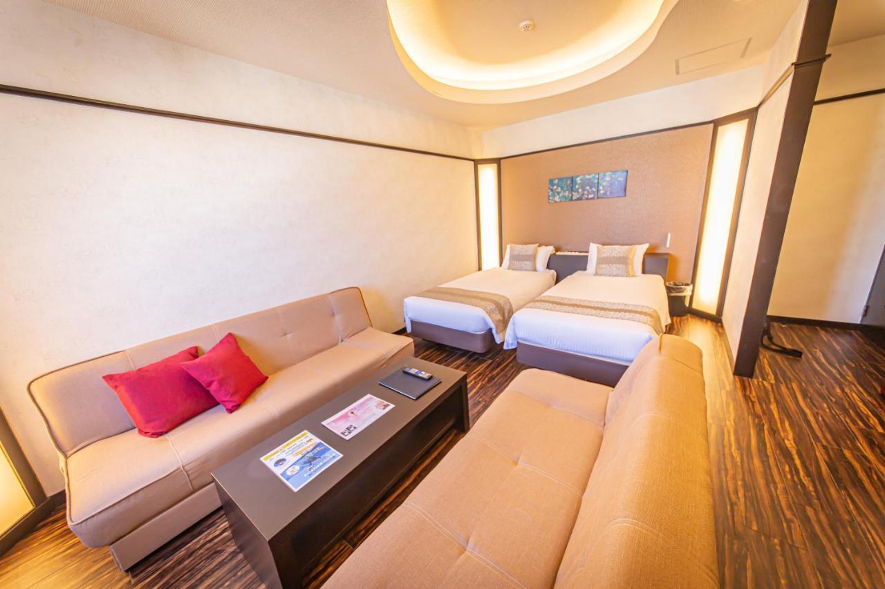 Ginowan Crystal Hotel ภายนอก รูปภาพ